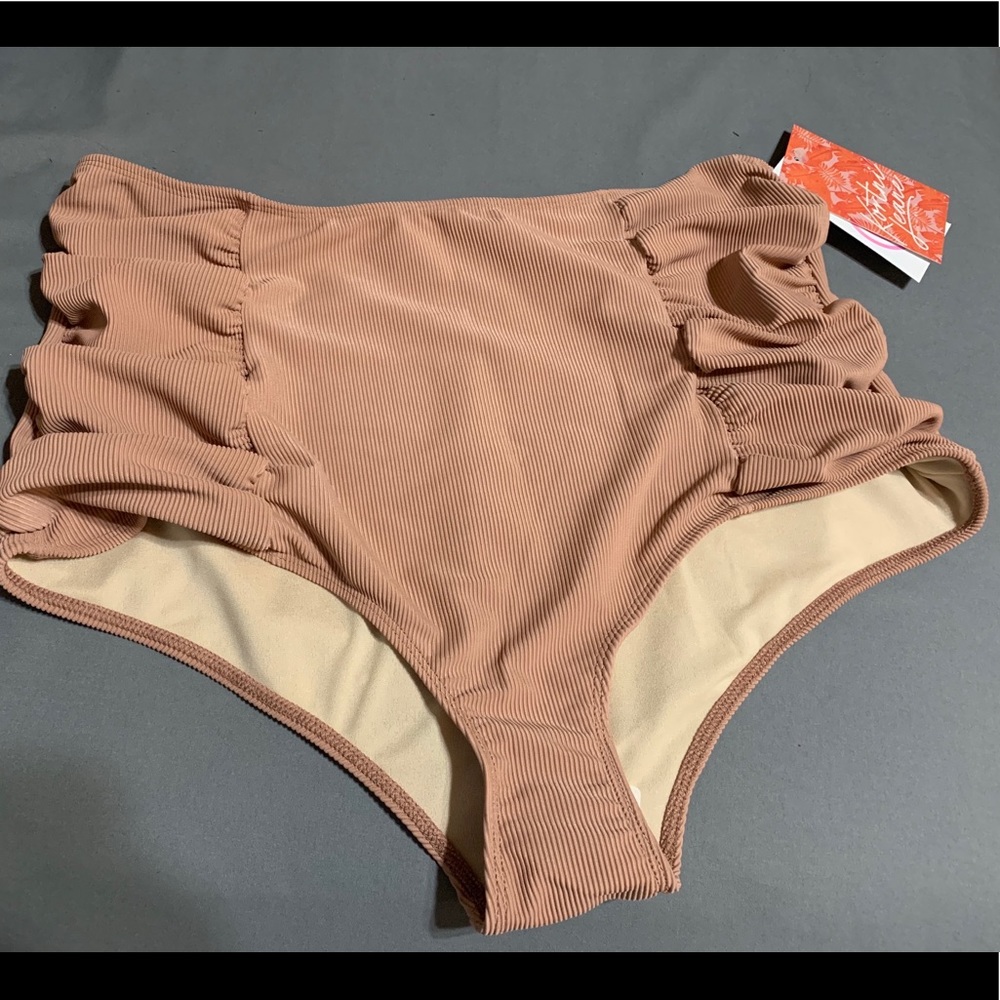 Kortni jeane ribbed nude pink side ruched bottoms